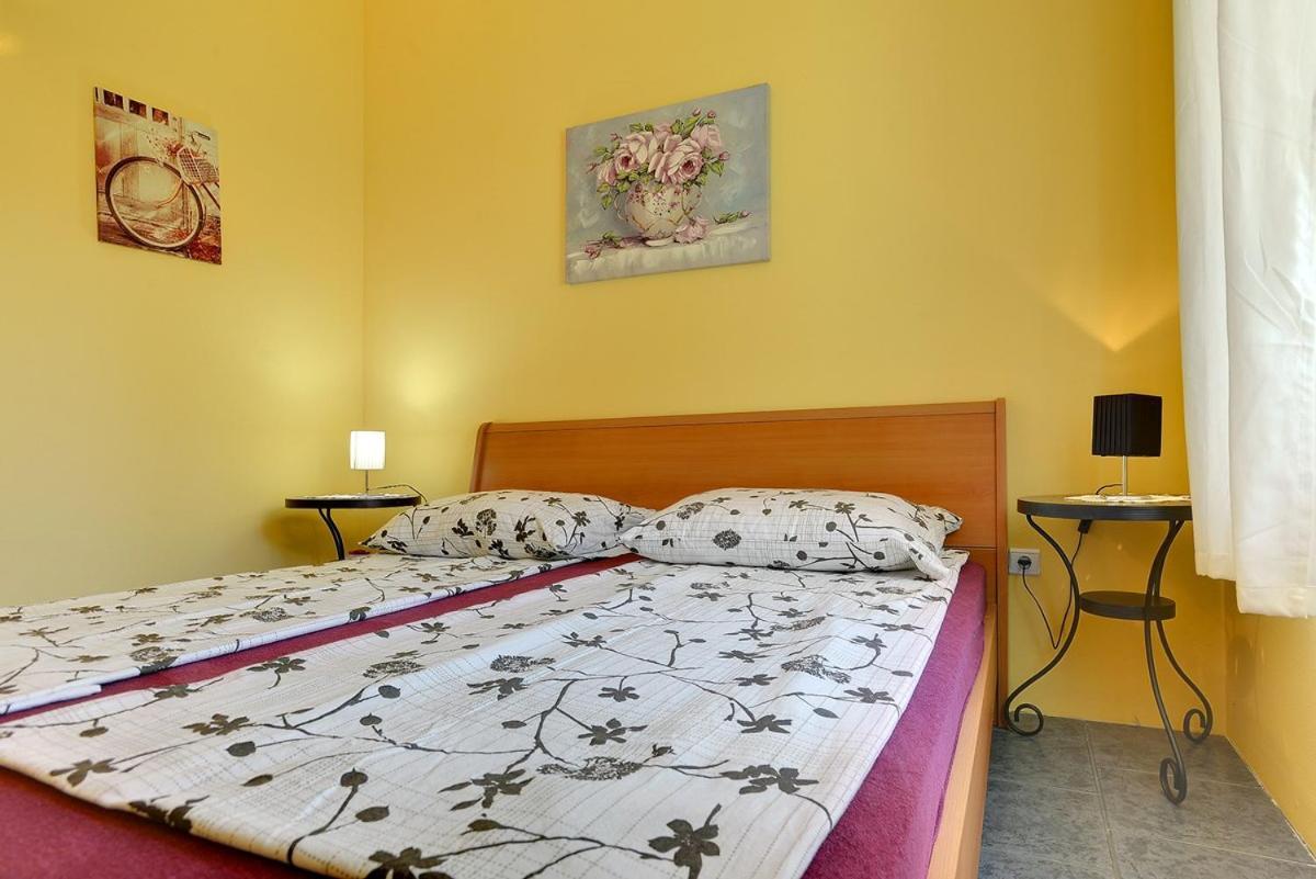Apartments Puntica Liznjan Exterior photo