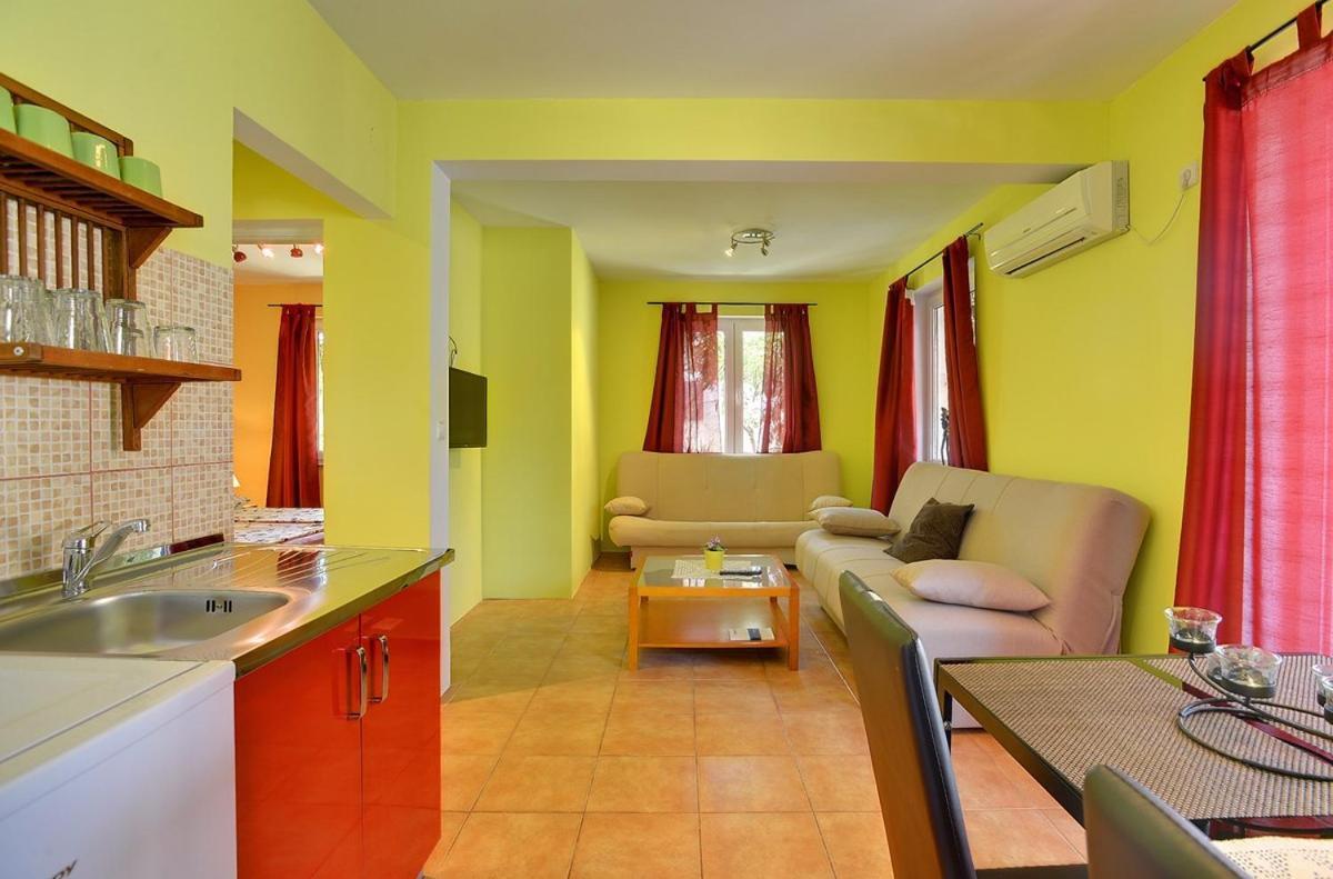 Apartments Puntica Liznjan Exterior photo