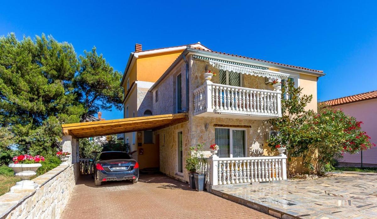 Apartments Puntica Liznjan Exterior photo